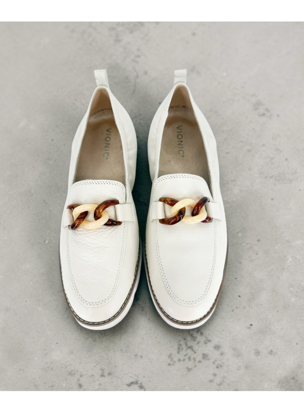 Vionic Cynthia Leather Loafers 9 Cream